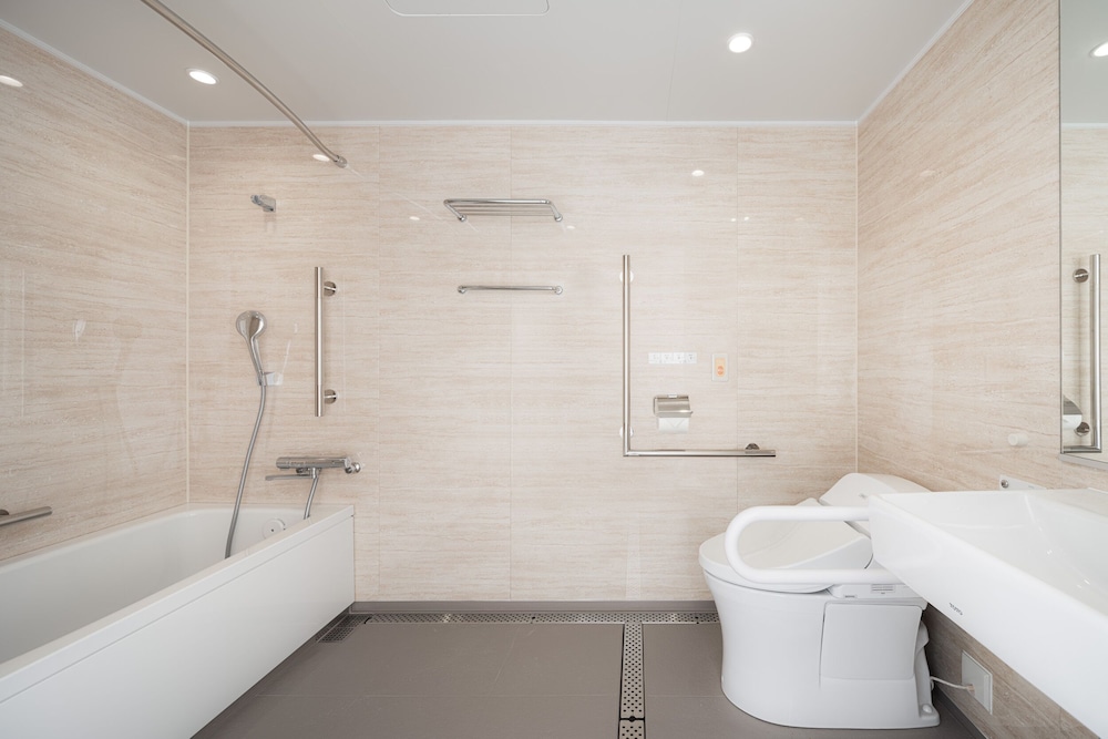 Universal Twin Room, Non Smoking - Photo 2