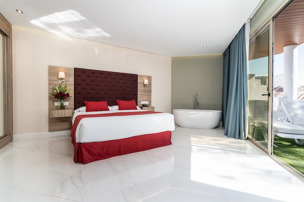 Junior Double Room, 1 Queen Bed - Photo 8