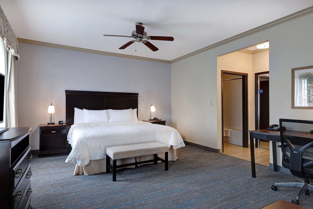 Suite, 1 King Bed, Accessible, Non Smoking - Photo 3