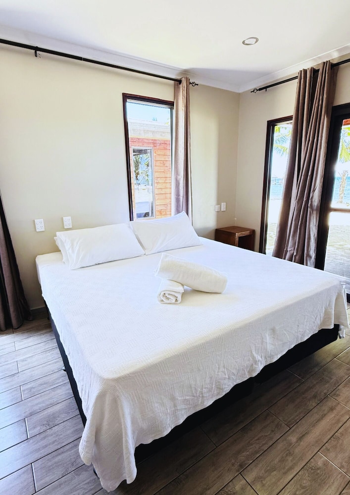 Twin Room, 2 Queen Beds, Beach View