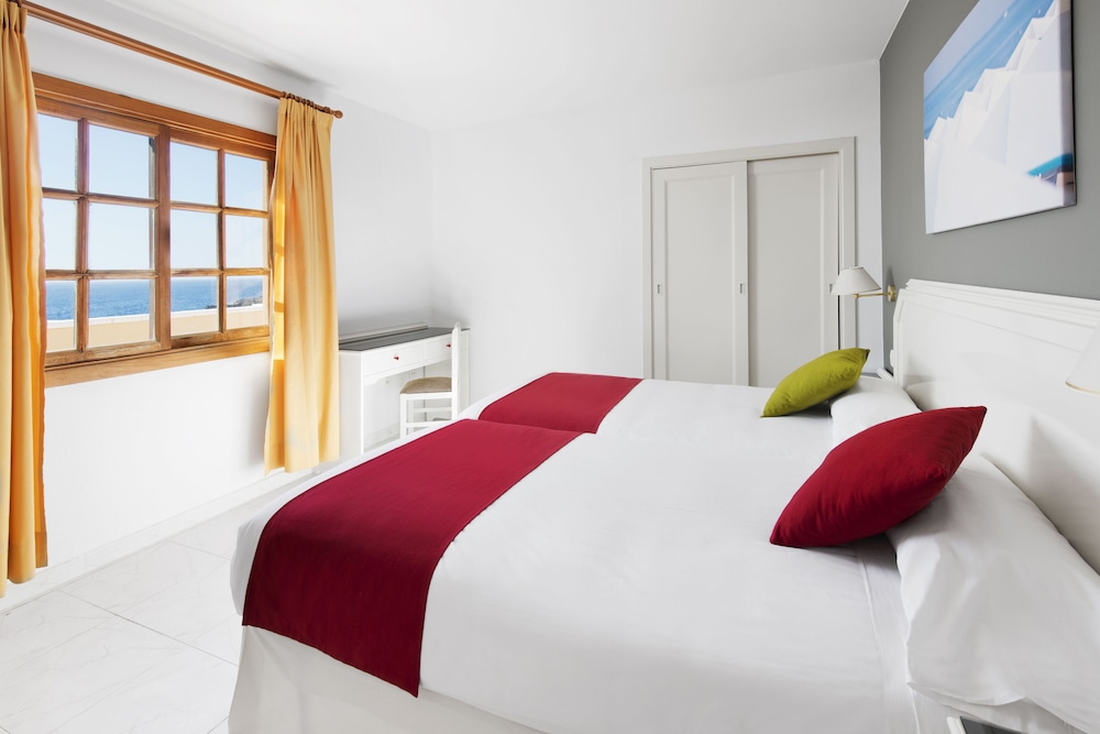 Deluxe Double Room Single Use, Sea View - Photo 5