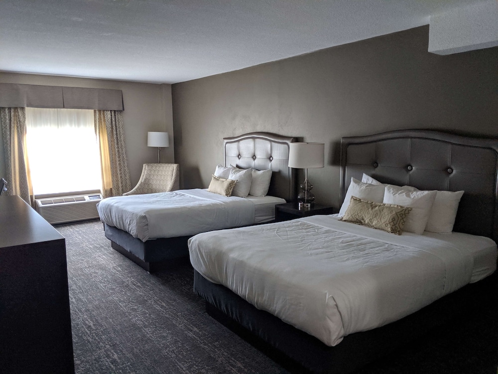 Standard Room, 2 Queen Beds, Non Smoking, Fireplace (with Sofabed) photo 2
