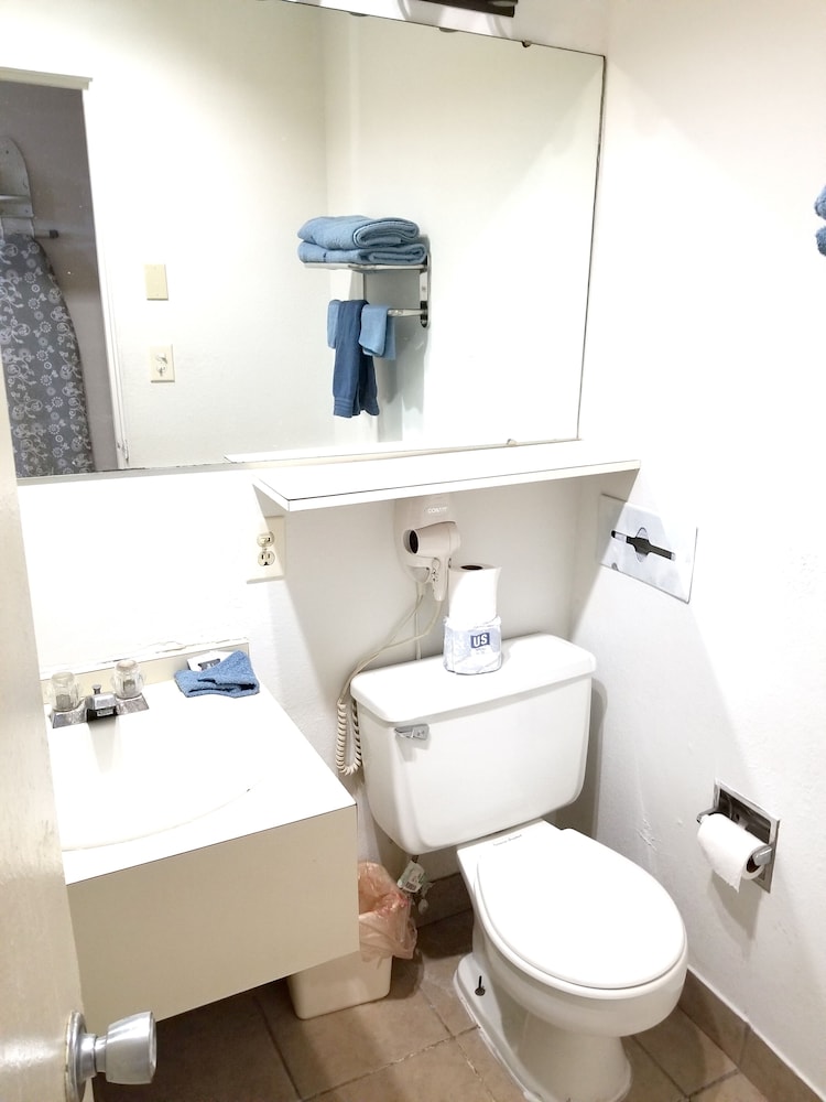 2 Queen Bed with Kitchenette Non Smoking photo 2
