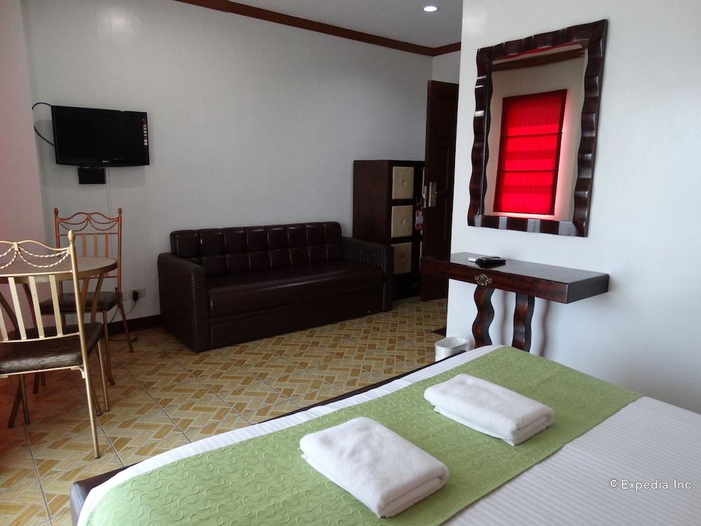 Suite, 1 Queen Bed photo 3