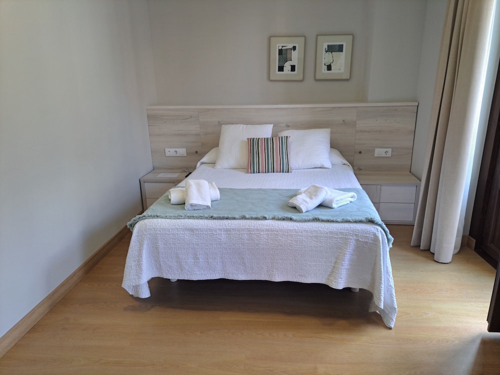 Standard Double Room, Private Bathroom - Photo 1