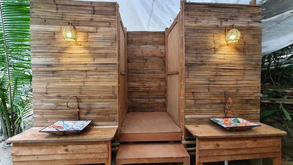 Traditional Shared Dormitory, Courtyard View photo 2