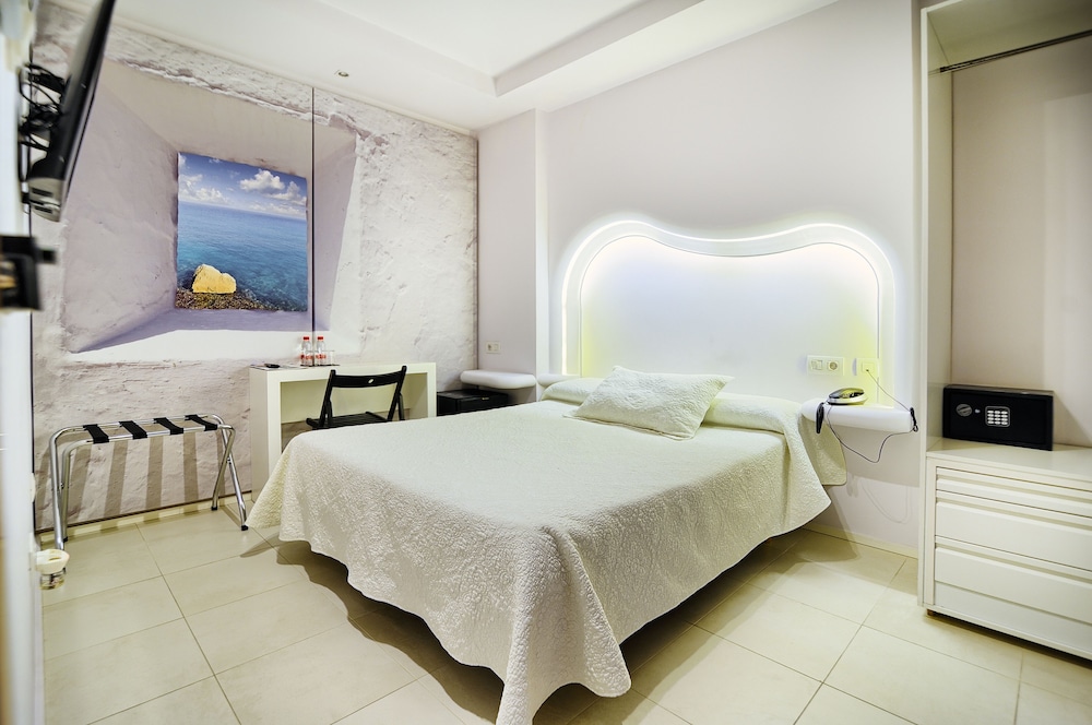 Classic Room (Classic Interior View)