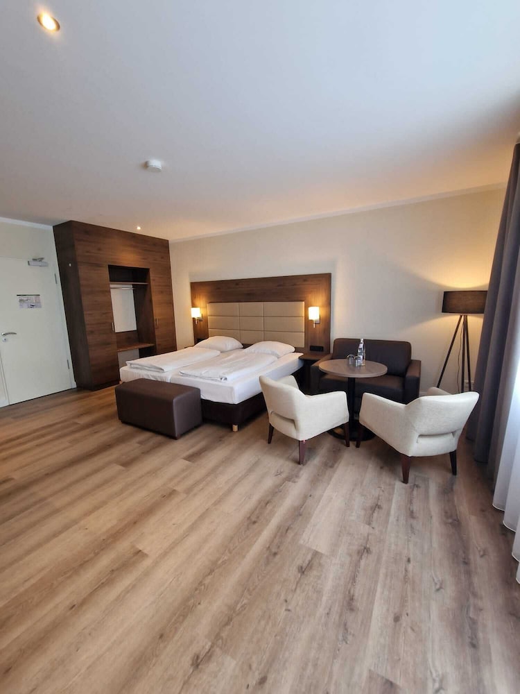 Premium Studio photo 2