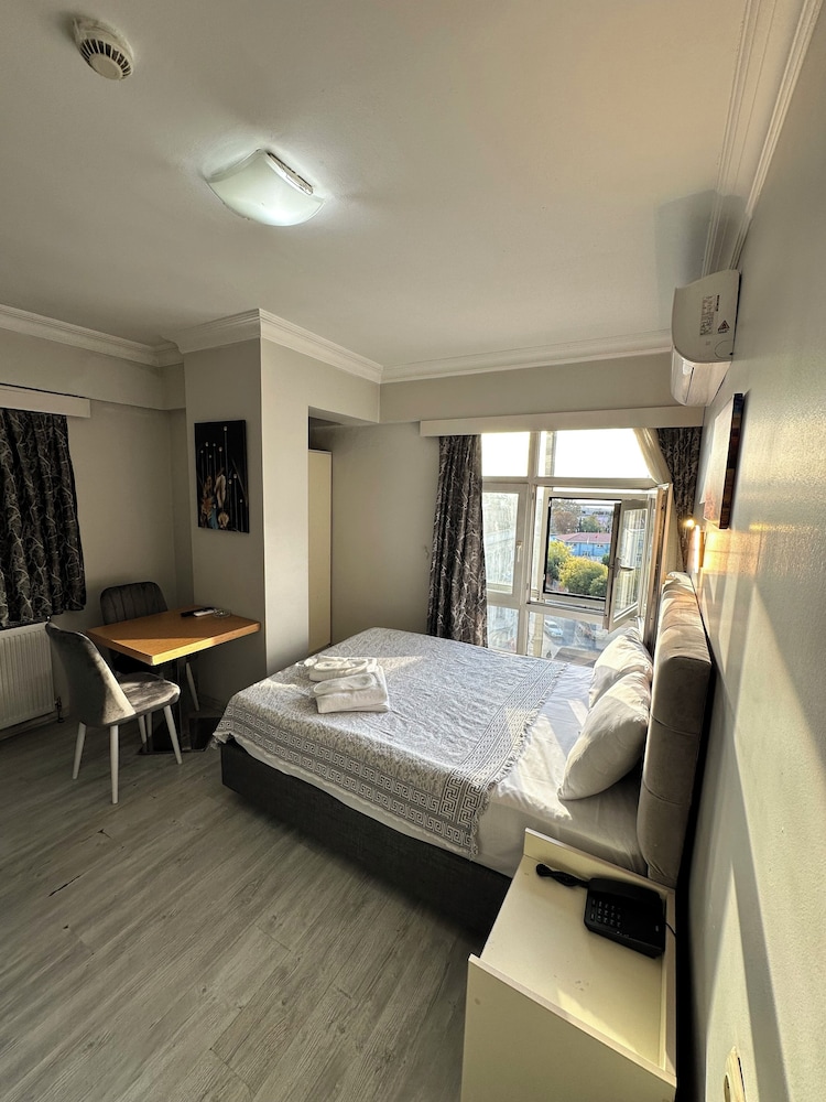 Standard Double Room photo 2