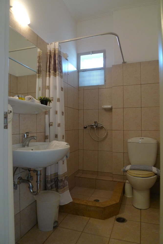 Triple Room, Balcony, Partial Sea View photo 2