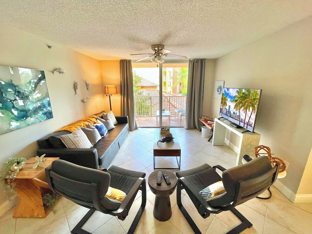 Condo, 2 Bedrooms photo 1