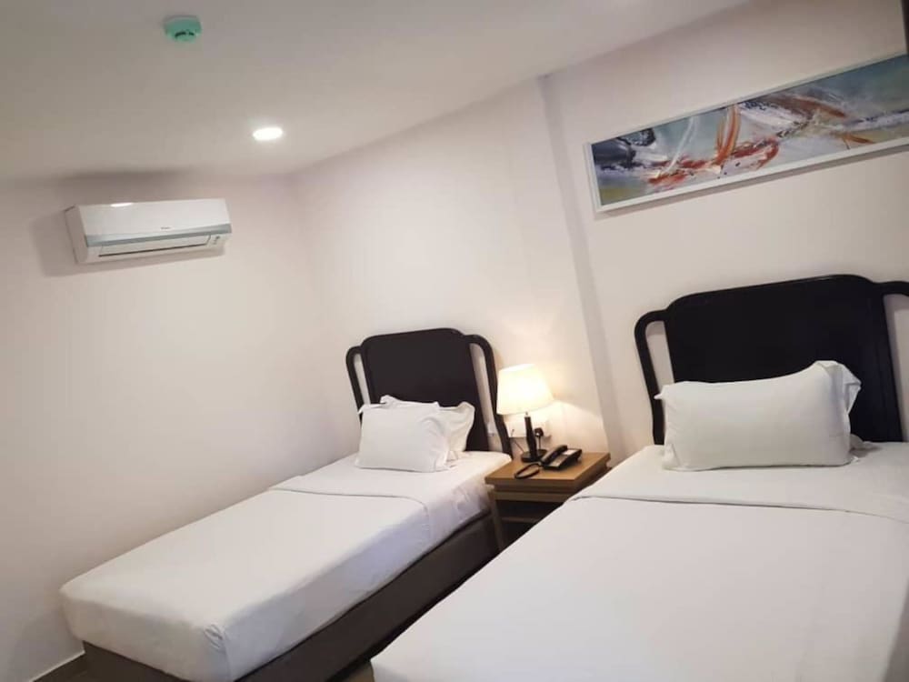 Twin Room - Photo 1