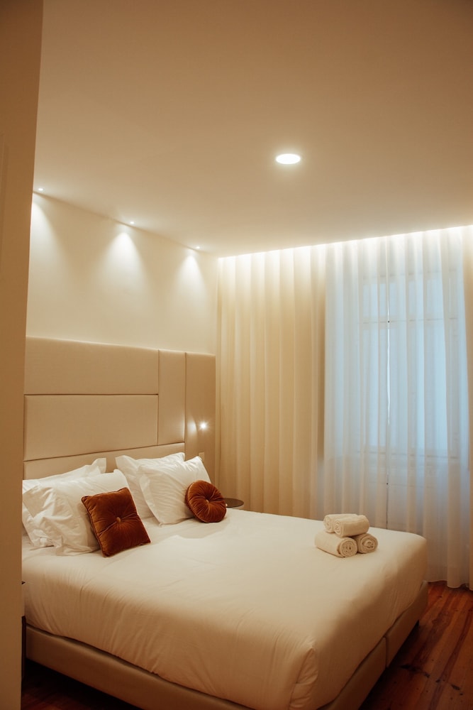 Classic Comfort King or Twin Room - Photo 15