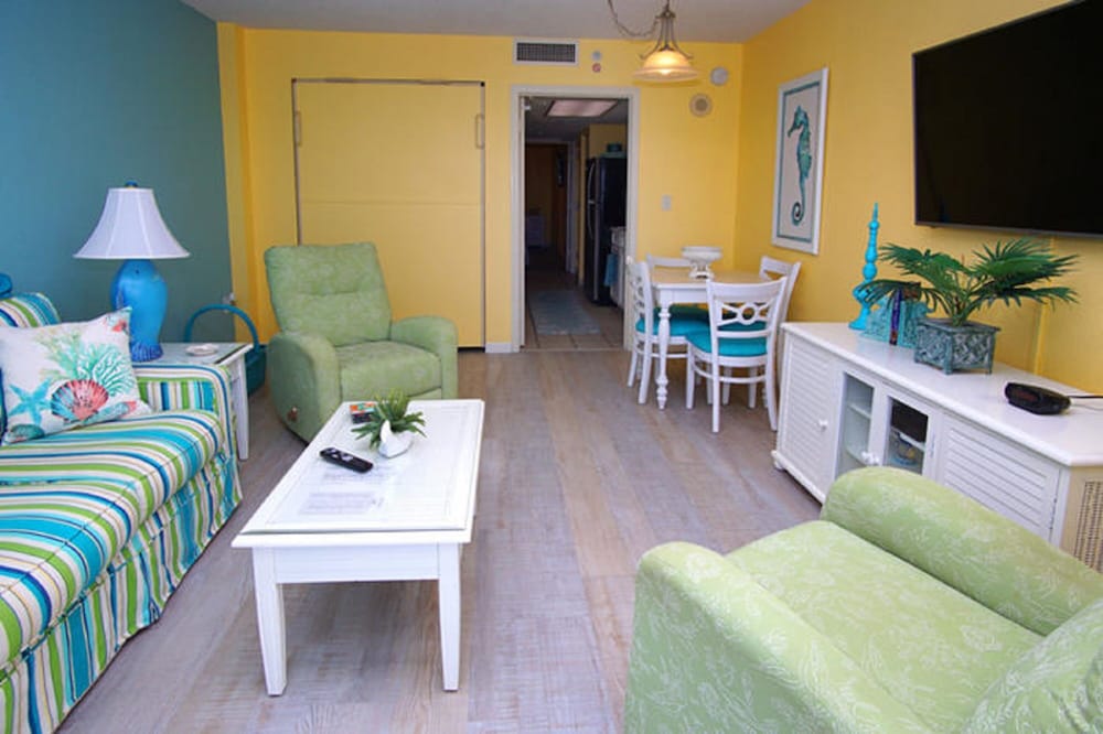 Deluxe Condo, 1 Bedroom, Ocean View, Oceanfront (239) photo 3