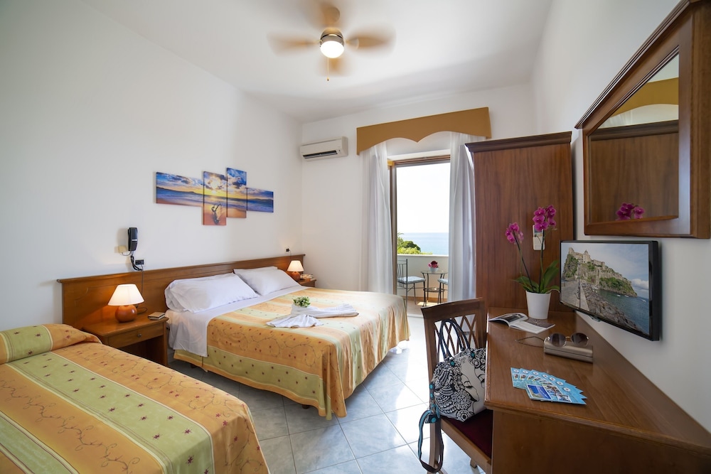Triple Room, Beach View