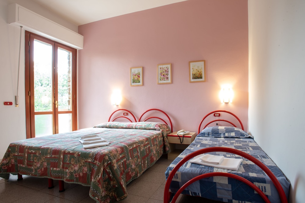 Basic Double or Twin Room photo 1