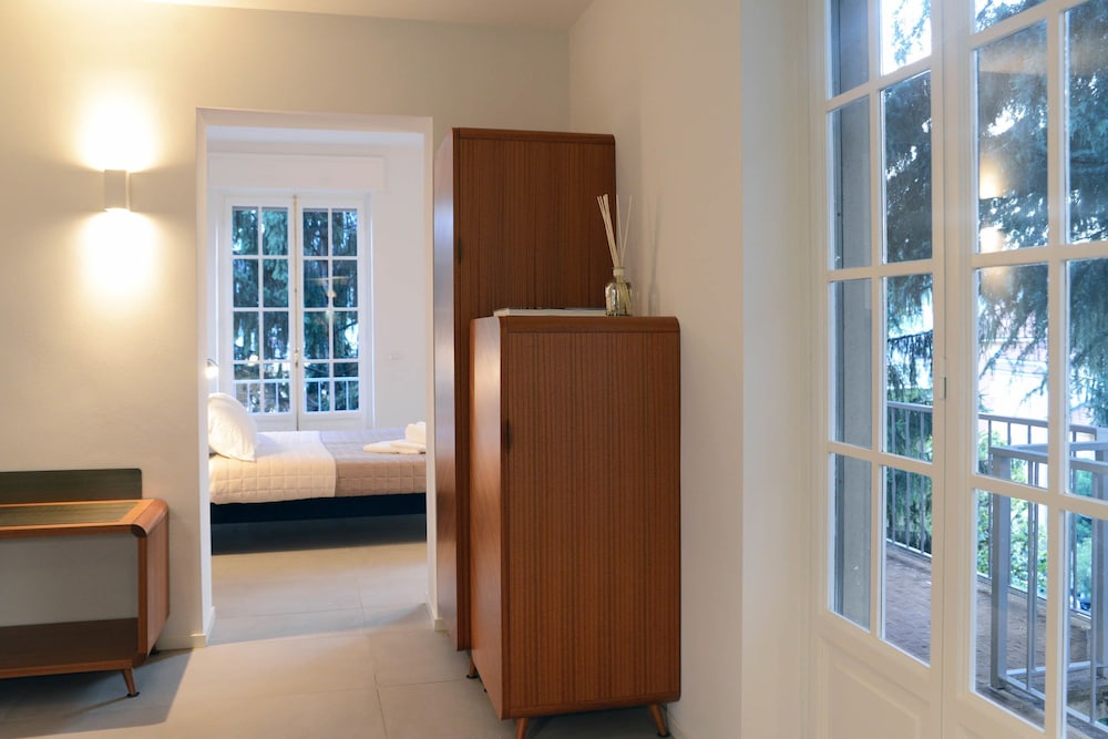 Junior Room, Balcony