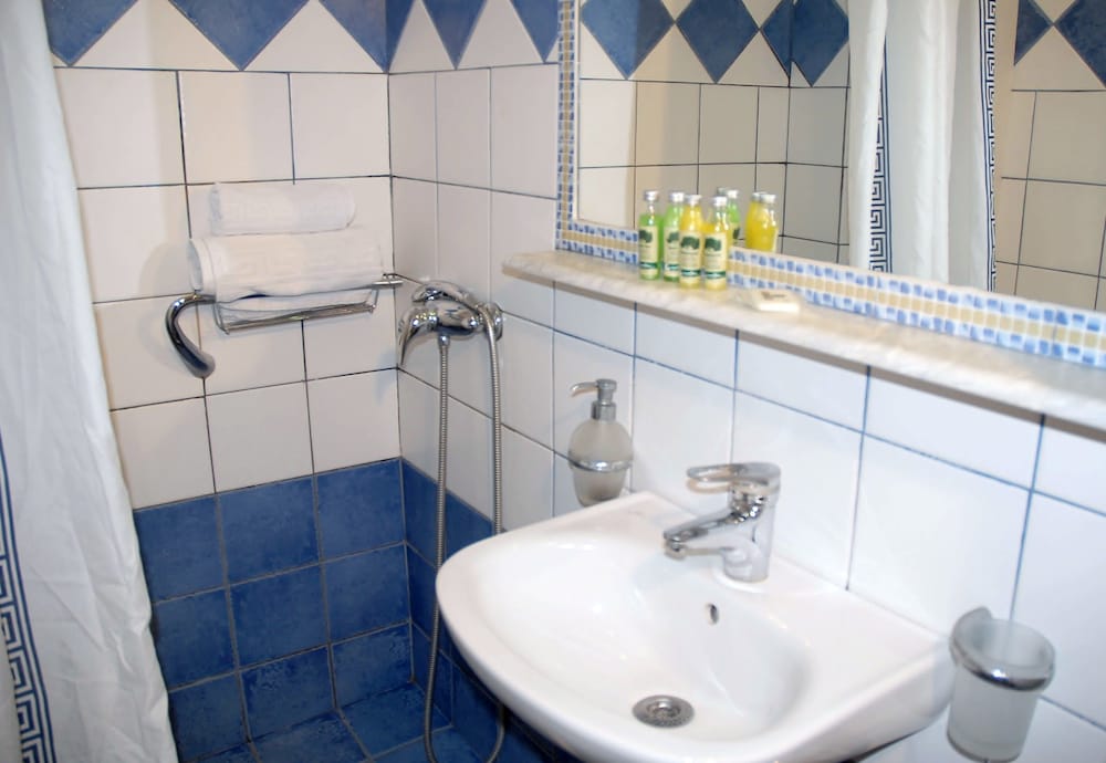 Standard Double or Twin Room photo 2