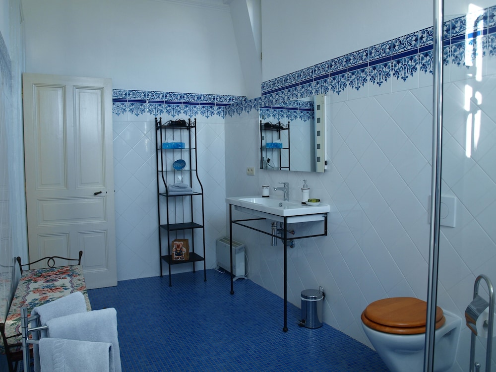 Deluxe Double Room, Private Bathroom photo 3