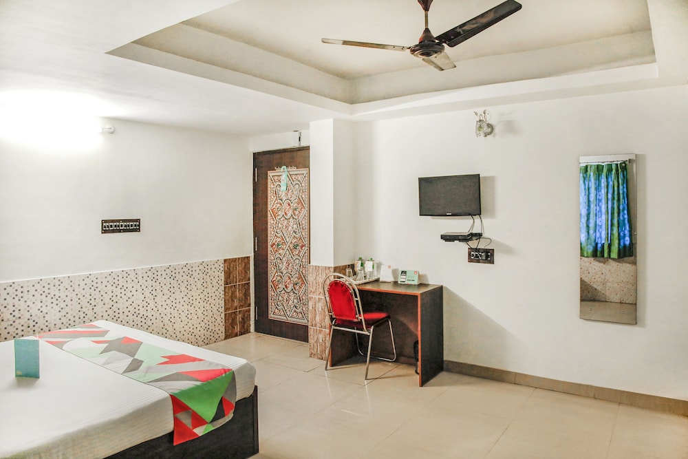 Premium Room, 1 King Bed photo 2