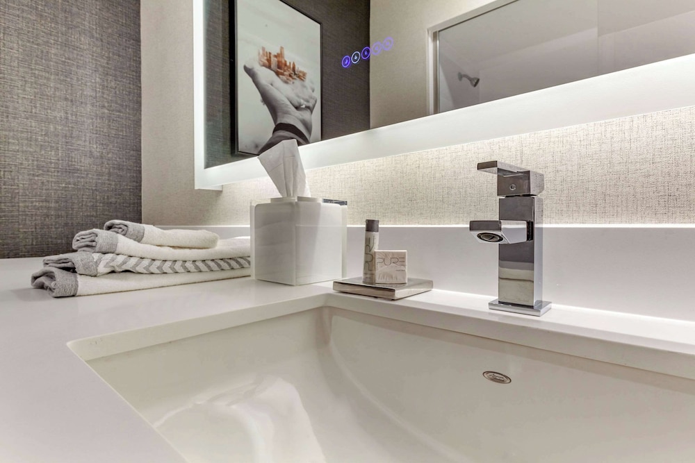 Executive Room, 2 Queen Beds, Non Smoking - Photo 4