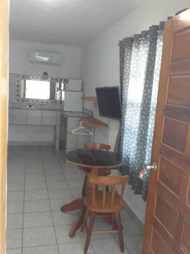 Classic Quadruple Room, 2 Double Beds, Non Smoking photo 3