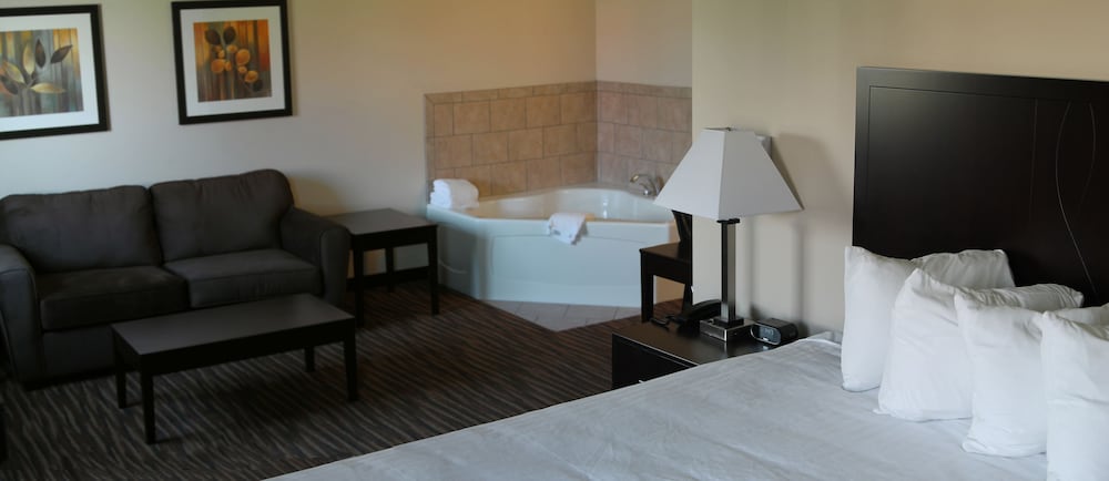 Suite, 1 King Bed with Whirlpool Tub, Non Smoking photo 2