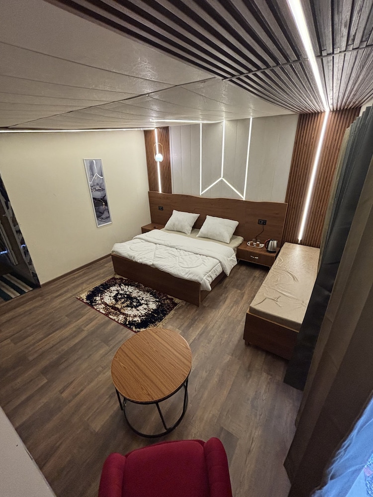 Luxury Double Room, Hill View