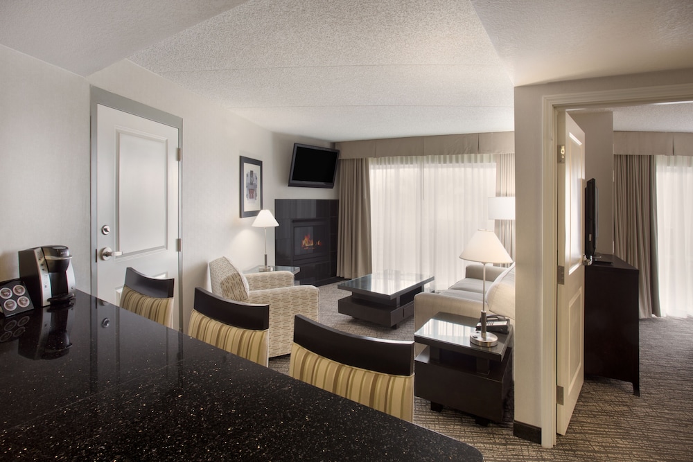 Suite, 1 Bedroom - Photo 4