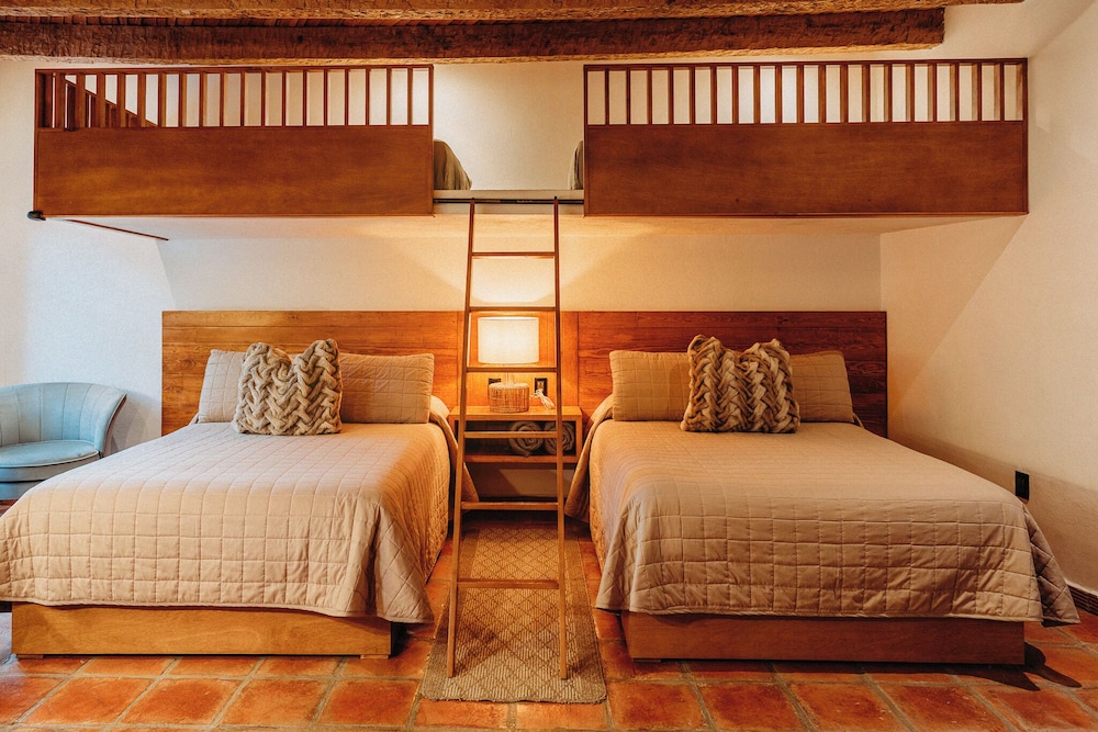 Deluxe Room, 1 Bedroom, Balcony, Mountain View photo 3