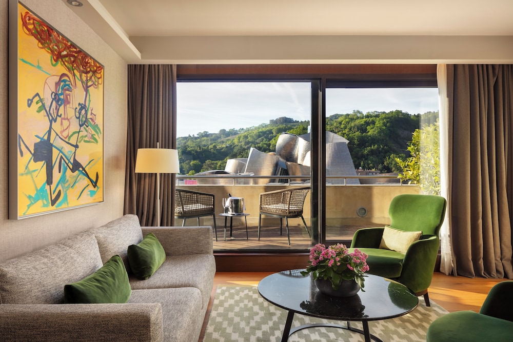 Premier Suite Guggenheim Terrace - Photo 4