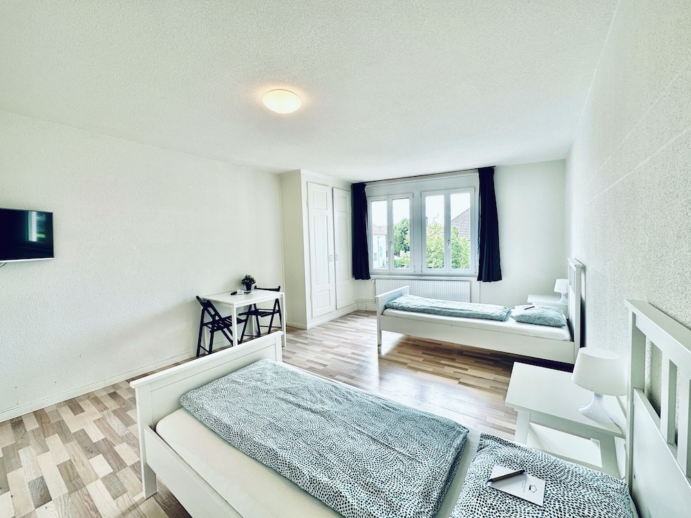 Zweibettzimmer mit Allgemeinbad
