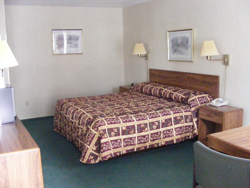 Standard Room, 1 King Bed photo 1