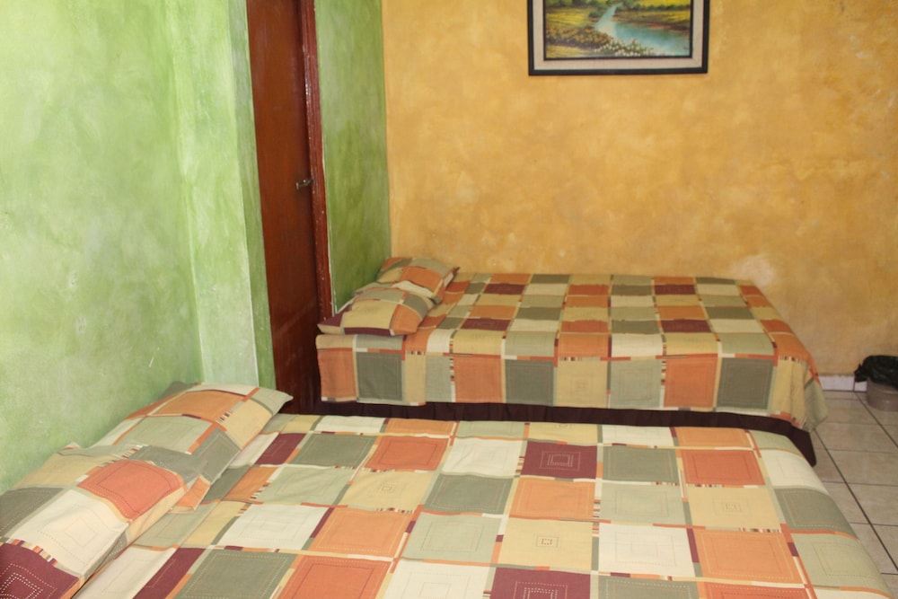 Standard Room, 2 Double Beds photo 3