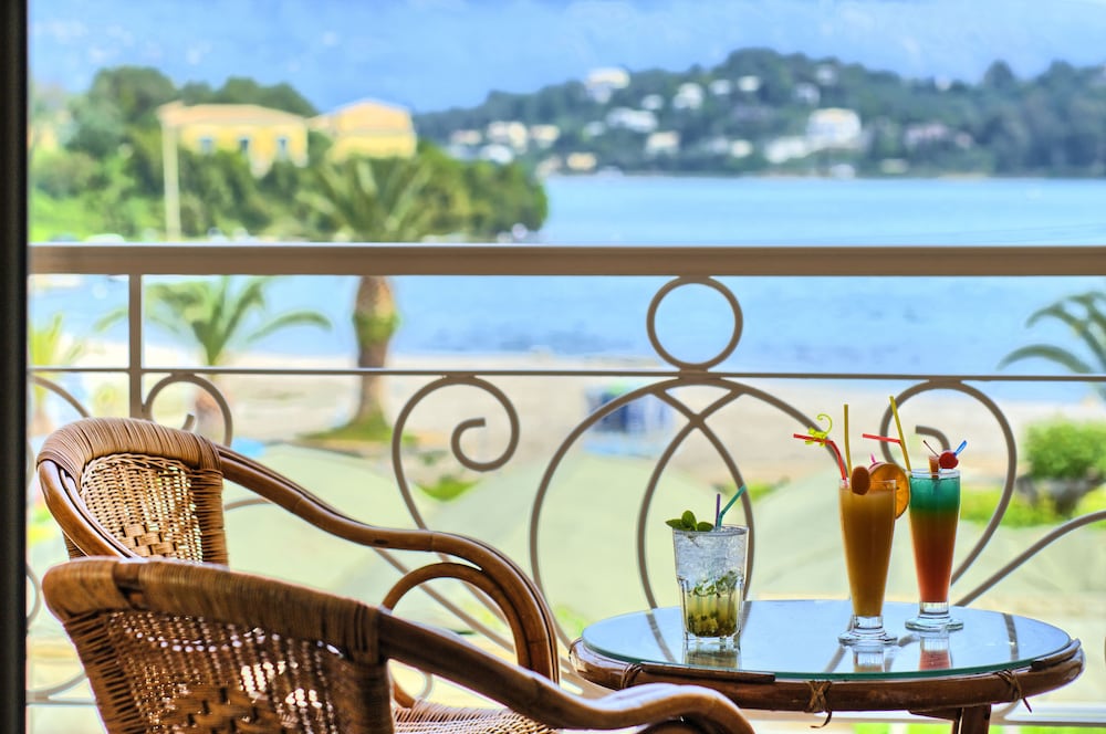 Double or Twin Room, Sea View - Photo 3