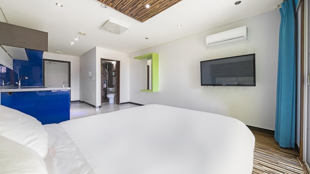 Basic Room, 1 Bedroom (Room 504) - Photo 4