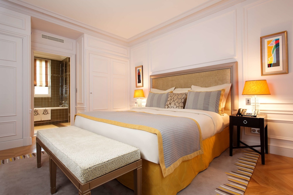 Grand Room (Deluxe)