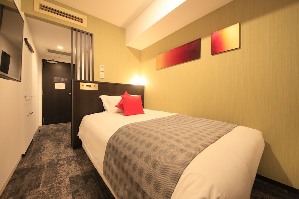 Standard Semi-double Room - Non Smoking (1 Semi-double bed) photo 2