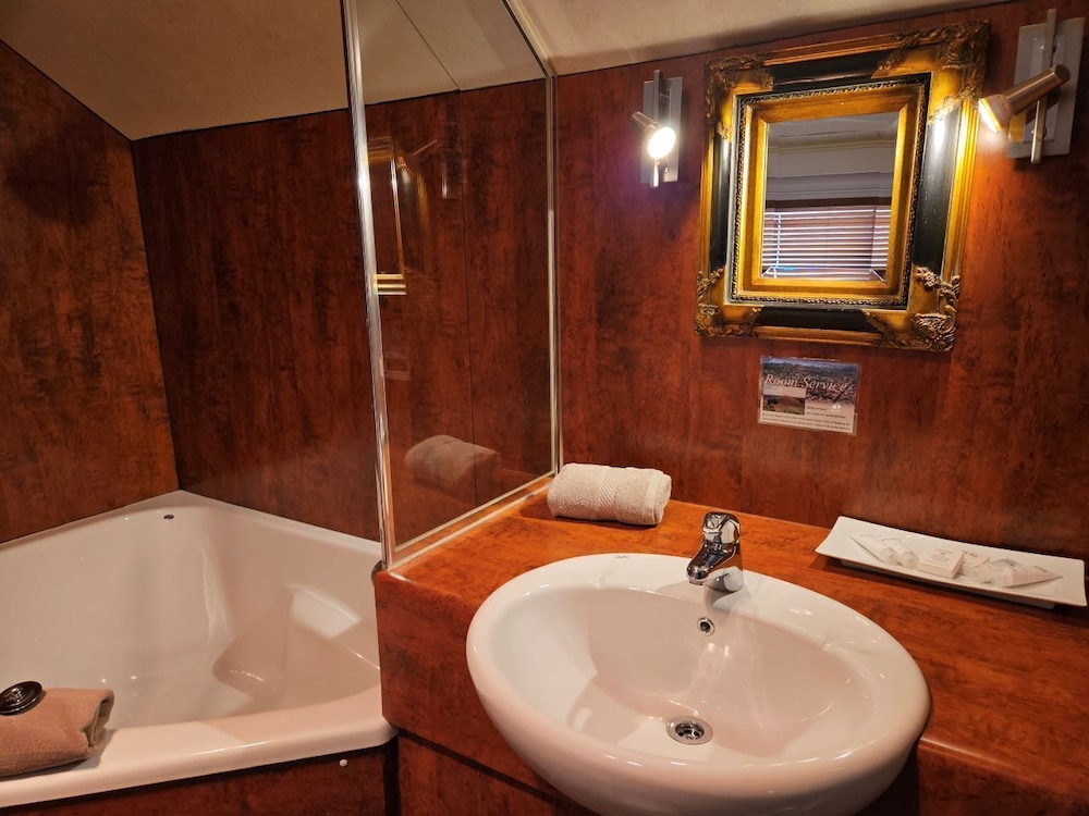 Deluxe Suite, 1 Bedroom, Non Smoking, Kitchenette (Deluxe Suite (spa)) photo 2
