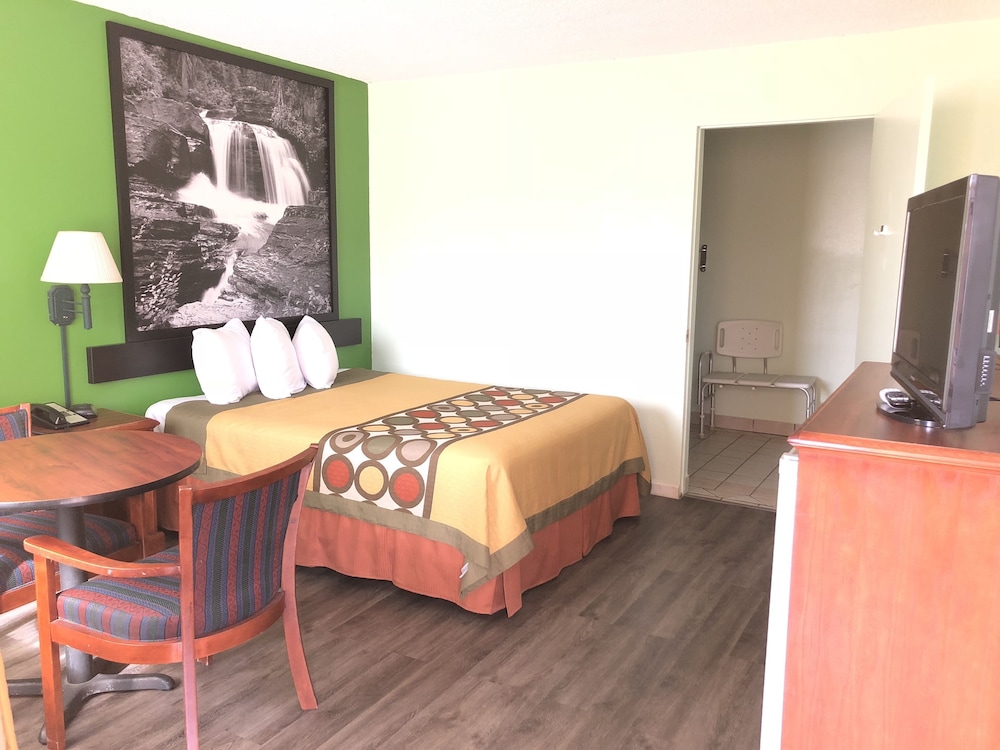 Room, 1 Queen Bed, Accessible, Non Smoking - Photo 2