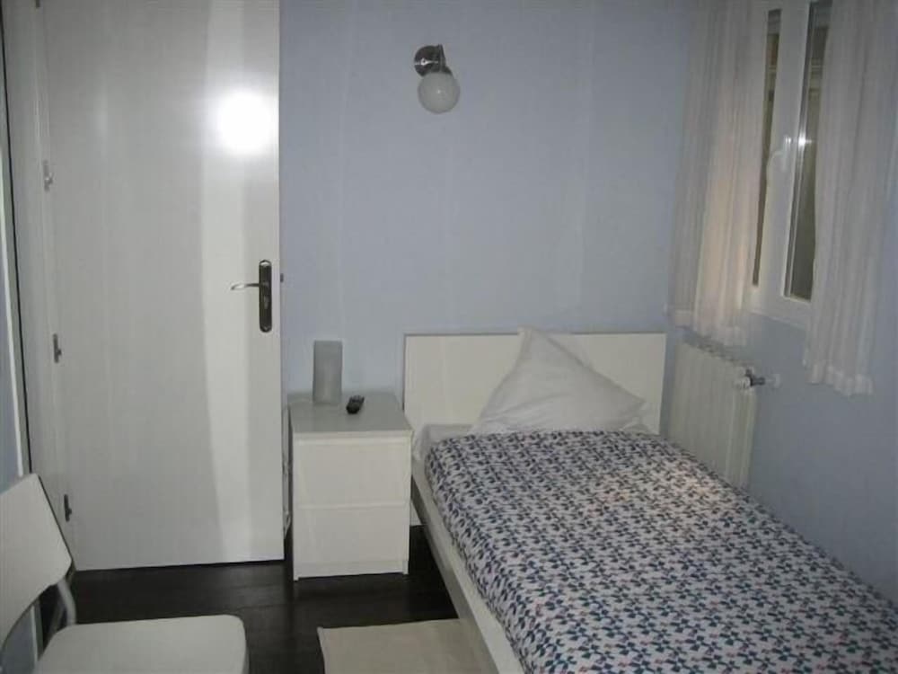 Single Room - Photo 3