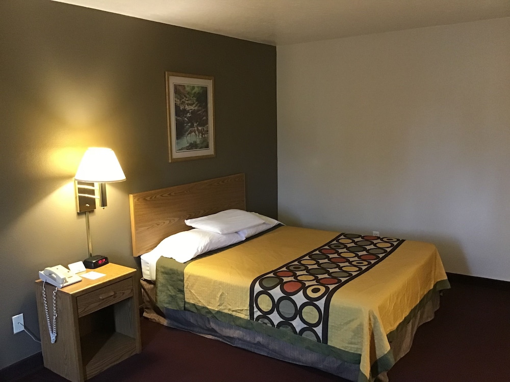 Room, 1 Queen Bed, Accessible Room, Non-Smoking, Refrigerator & Microwave - Photo 3