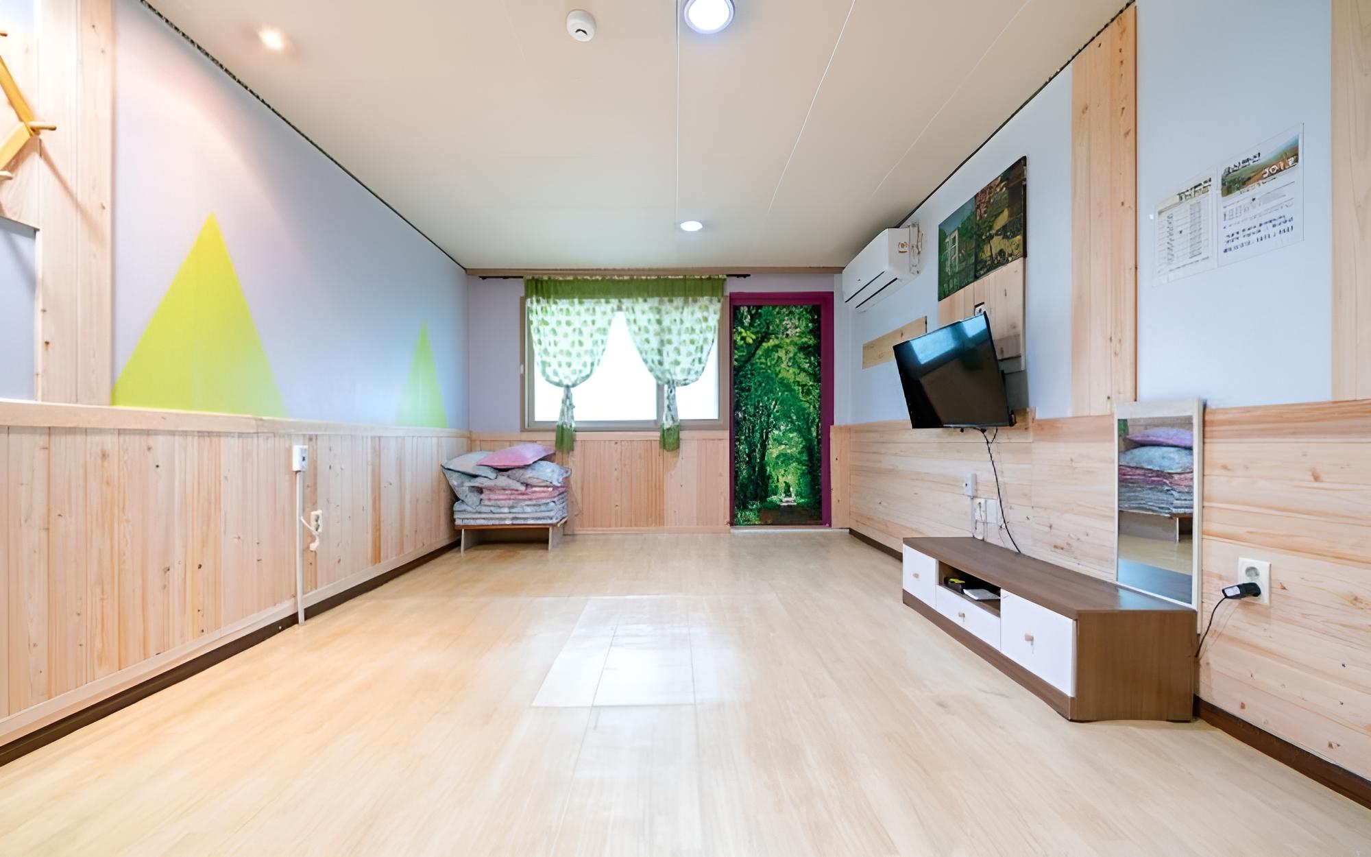 Room (Room 201) photo 1