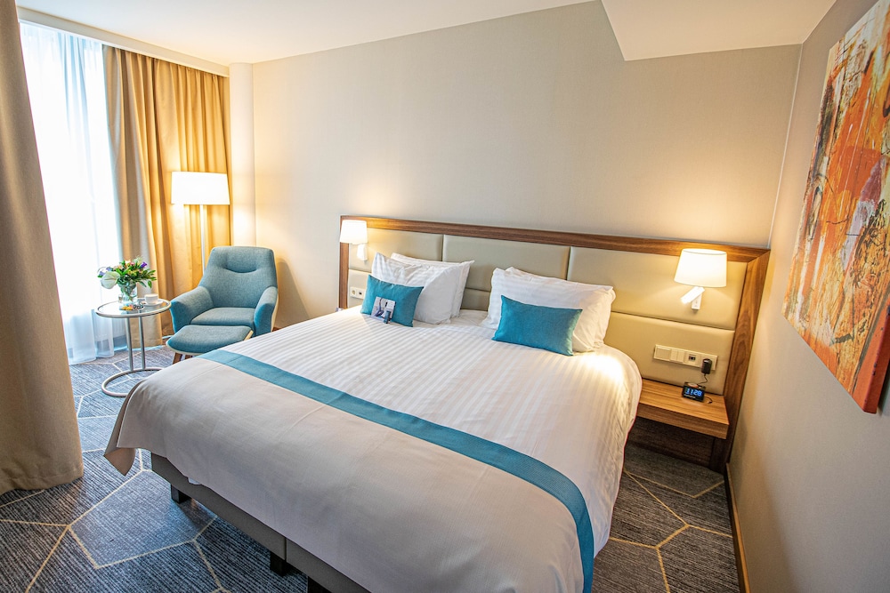 Premium Room, 1 Queen Bed, Balcony photo 1