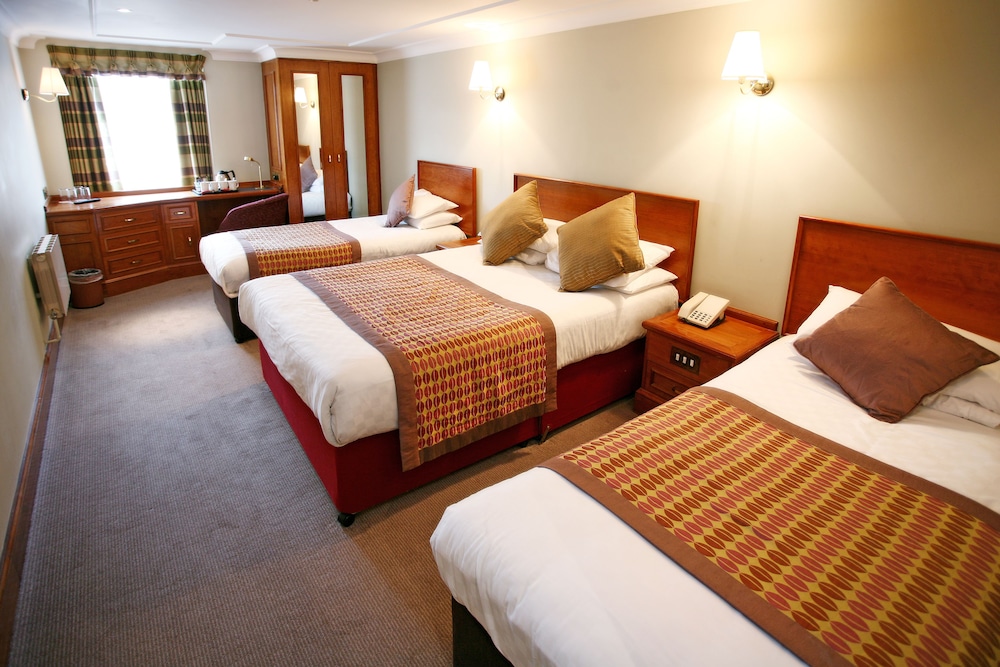 Family Room, Multiple Beds, Non Smoking - Photo 1