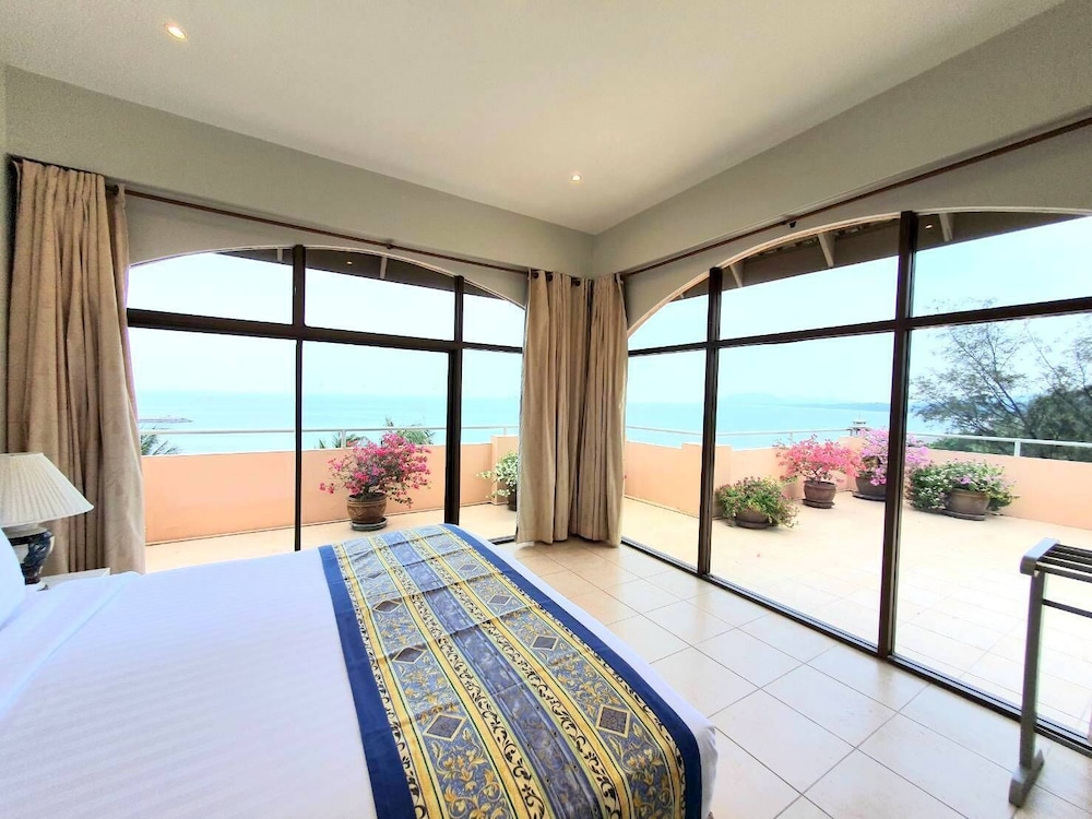 Sea view Penthouse photo 2