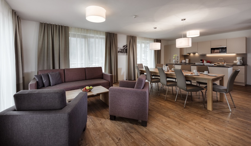 Superior apartment, 4 bedrooms, kitchen (Alpine Premium) photo 1