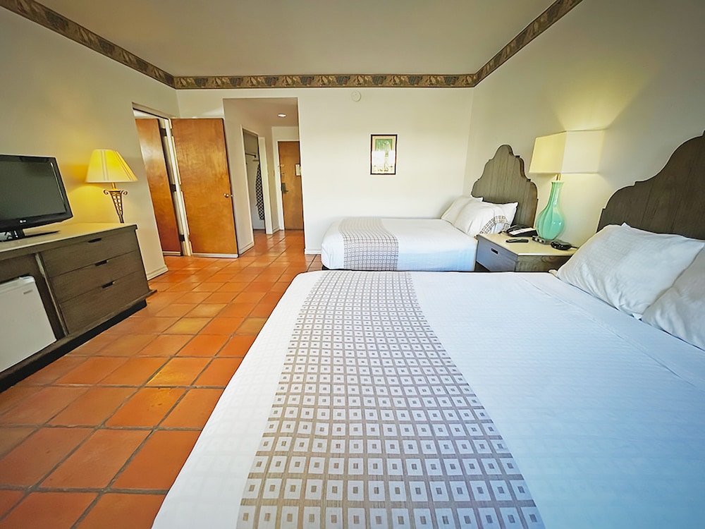 Standard Room, 2 Queen Beds