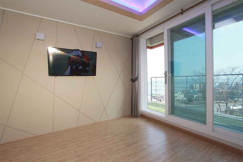 Room (Bed Type or Korean Ondol Type) photo 1