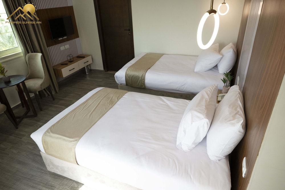 Deluxe Double or Twin Room with Balcony, Pyramids View - Photo 2